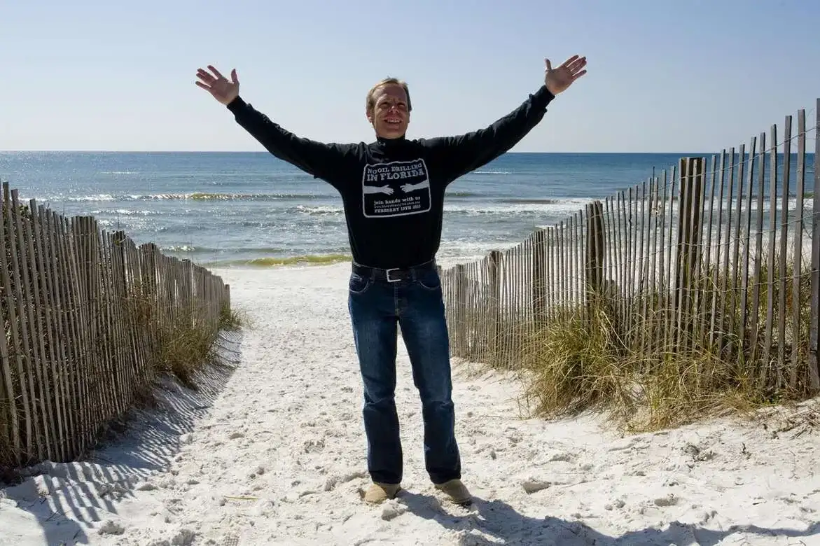 Hands Across The Sand 2010