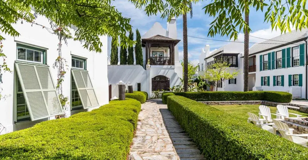 SoWal Style - Look Inside A Courtyard Home in Alys Beach, Florida
