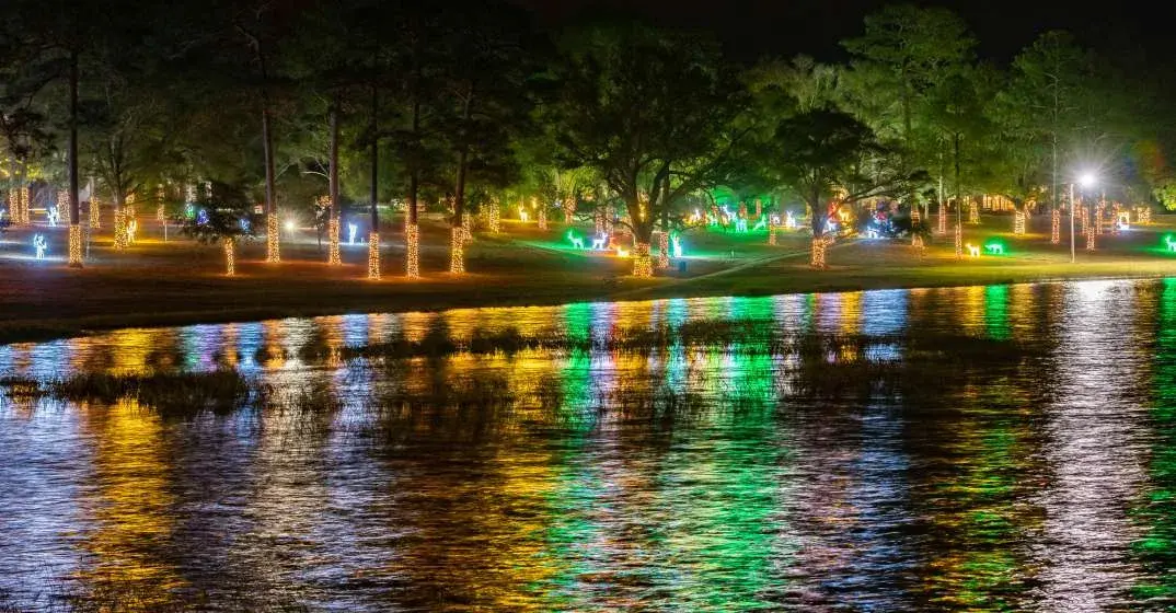 Christmas Reflections In DeFuniak Springs Nov 28 - Dec 31