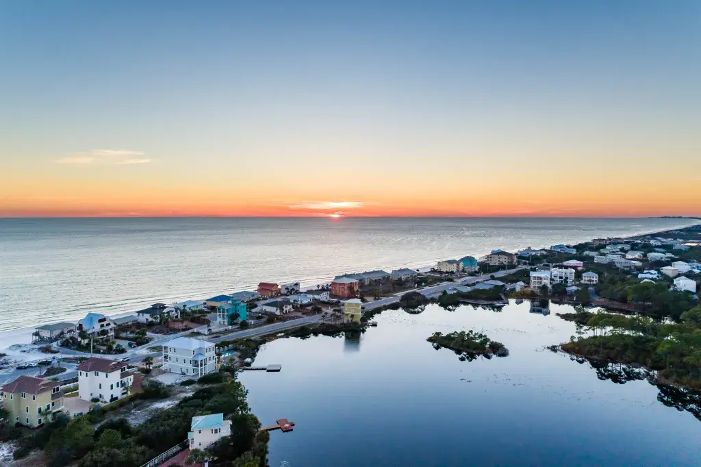 SoWal Style – “Beach House” Bliss in Dune Allen: Your Gulf-Front Getaway