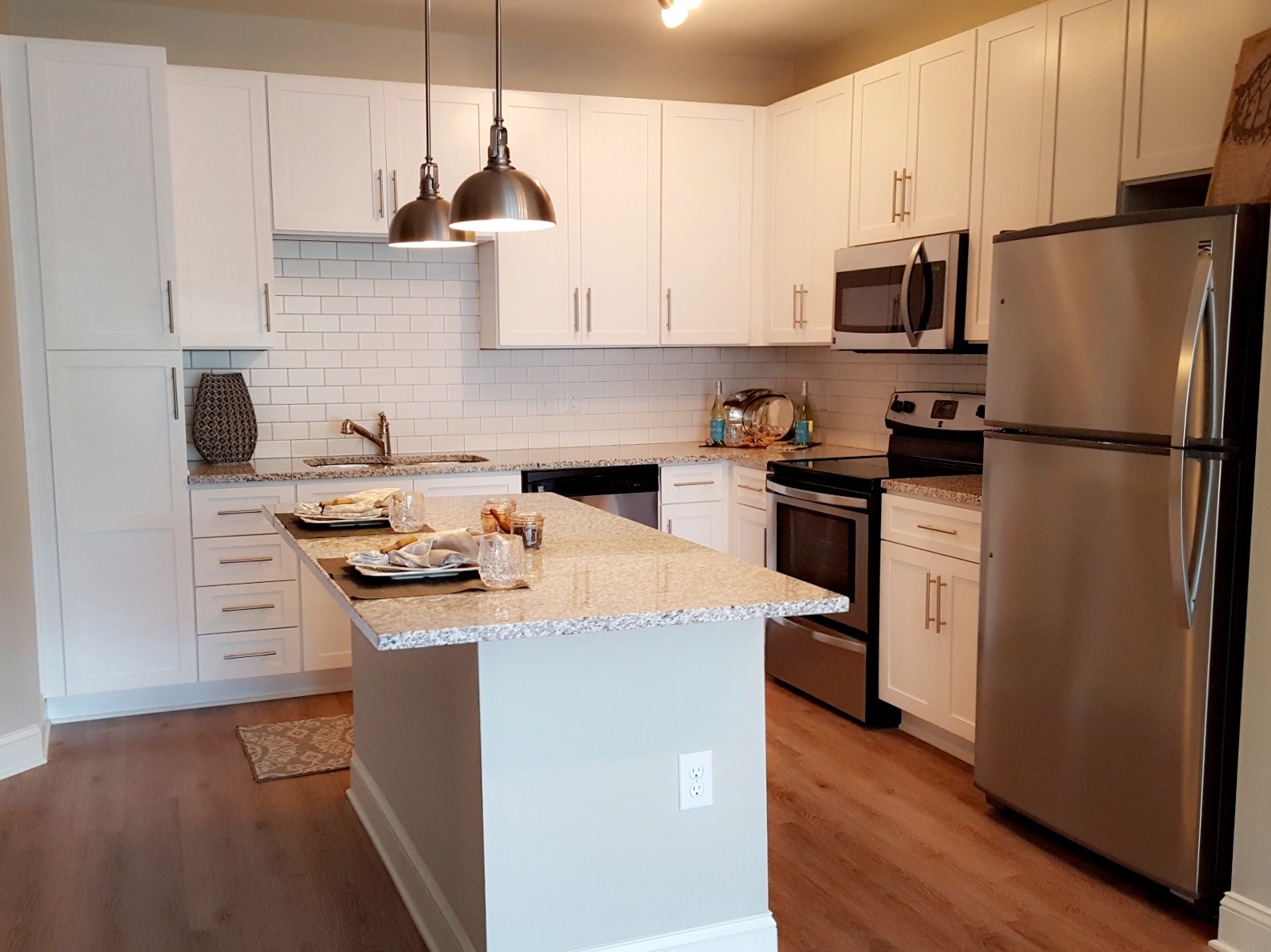 1.1 Kitchen.jpg