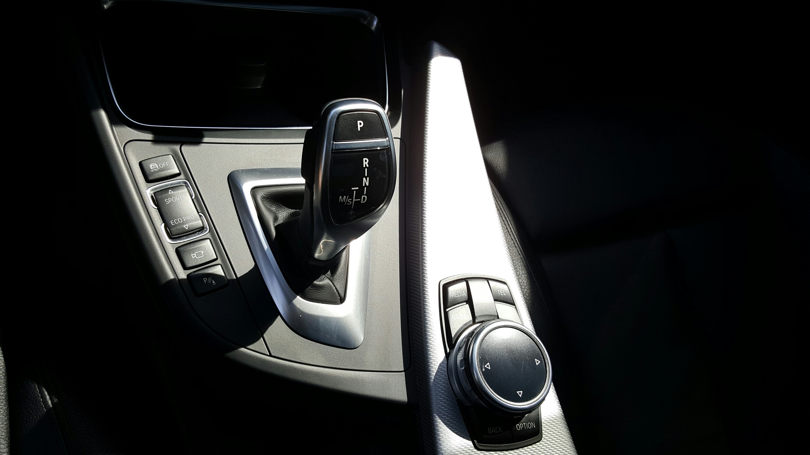 BMW 8.jpg