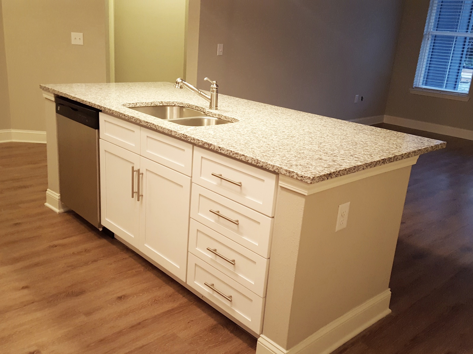 Kitchen Island.jpg