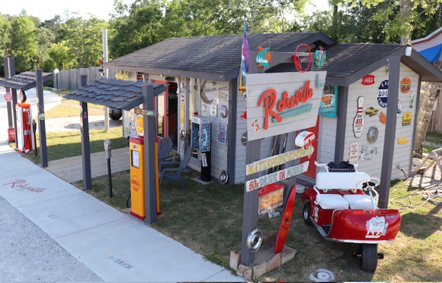 Retroville Sign.jpg