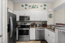 14-web-or-mls-9900-s-thomas-dr-1210.jpg