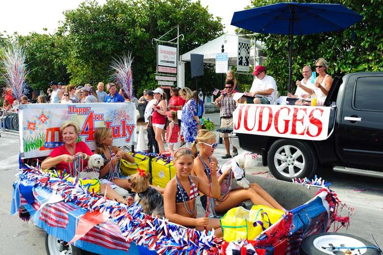 Seaside Celebrates 4th of July with Parade, Pops & Fireworks!
